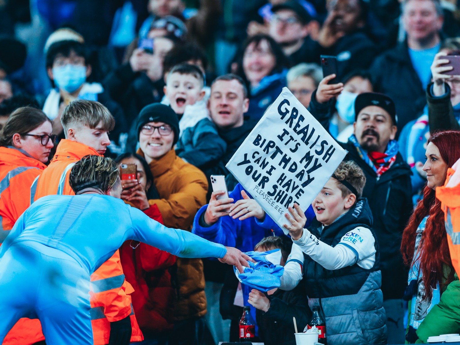 对手后防的 对手后防的